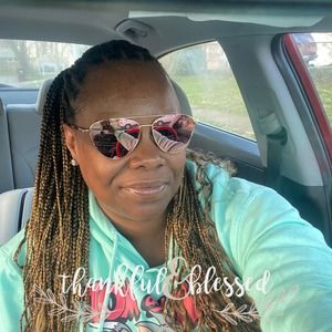 Meet your Posher, Coretta